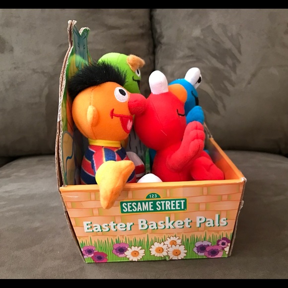 Fisher Price Sesame Street Easter Basket Pals Cookie Monster Elmo Bert & Oscar - Picture 4 of 7